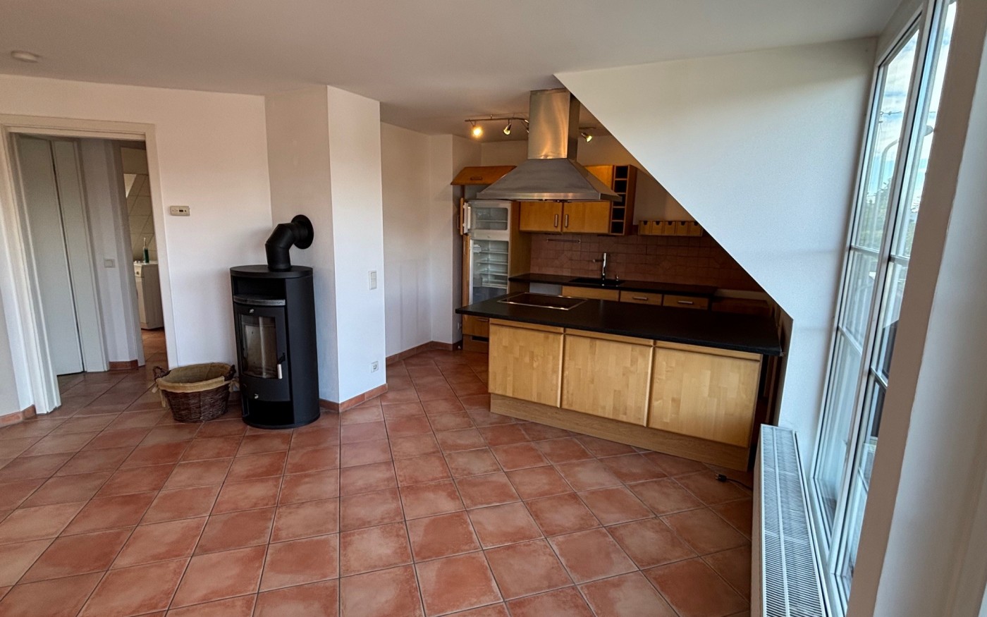 Blick von der Terrasse in die Wohnung